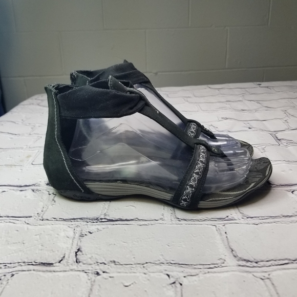 Cushe Clover black thong gladiator sandals - Picture 3 of 13